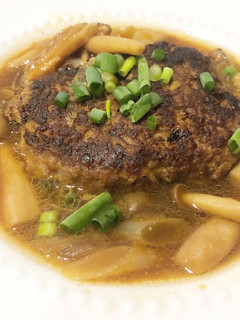 たっぷりキノコの和風煮込みハンバーグ-レシピのメイン写真