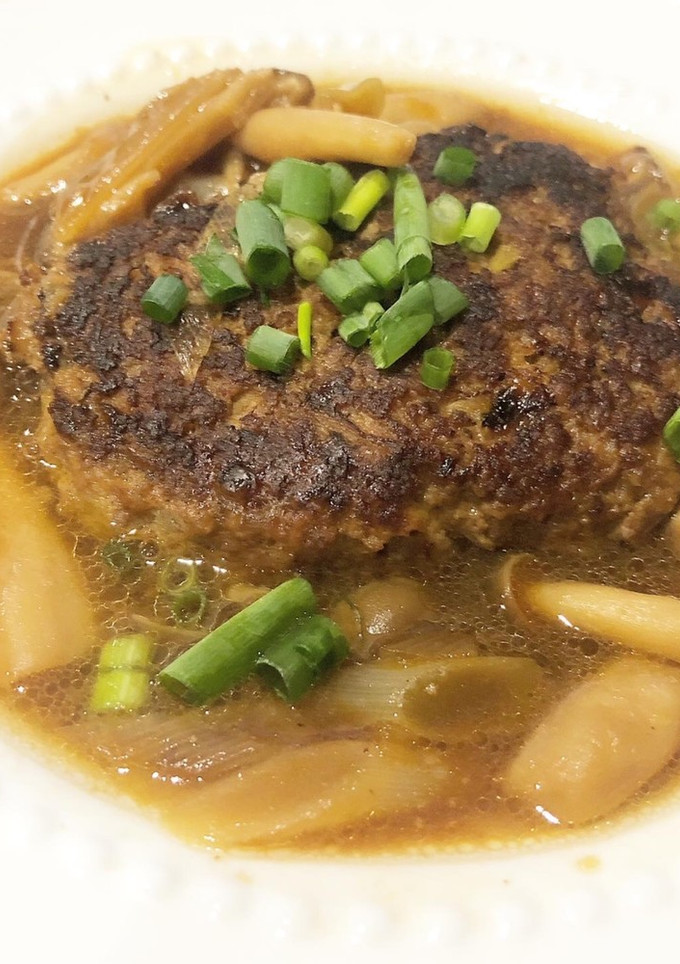 たっぷりキノコの和風煮込みハンバーグ-レシピのメイン写真