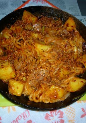 アラビアータ風ポテト焼きうどん-レシピのメイン写真