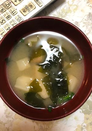 麩とわかめの味噌汁-レシピのメイン写真