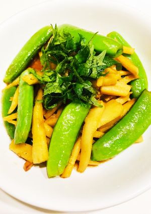 タケノコとスナップえんどうの炒め物-レシピのメイン写真