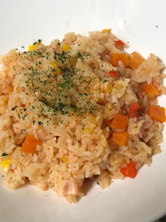 炊飯器de彩り新玉トマトピラフ-レシピのメイン写真