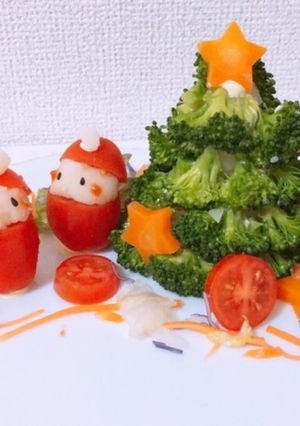 クリスマスツリーと可愛いトマトサンタ♡-レシピのメイン写真