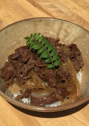 簡単時短料理！あっという間に作れる牛丼-レシピのメイン写真