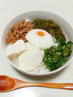 混ぜて乗せるだけ♪めかぶのねばねば丼-レシピのメイン写真