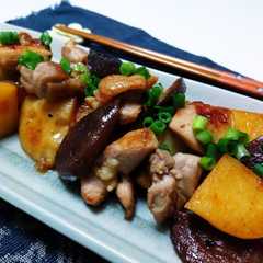 รูปของ 鶏肉とじゃがいもの照り照り☆15分レシピ