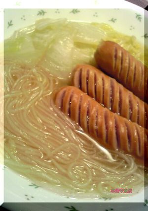 ウインナーと白菜で春雨を食べるスープ♪-レシピのメイン写真