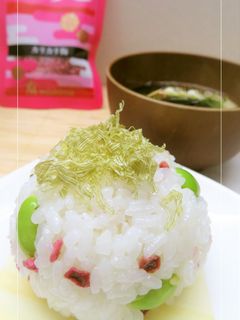 うめこ*枝豆*とろろ昆布のおむすび。-レシピのメイン写真
