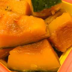 รูปของ レンジで簡単！かぼちゃの煮物