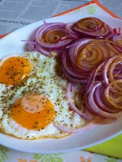 W目玉焼きアーリーレッドのサラダのタパス-レシピのメイン写真
