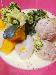 ☆鶏だんごとカボチャのミルク煮☆-レシピのメイン写真
