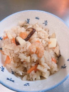 炊飯器に入れるだけの海鮮中華おこわ-レシピのメイン写真