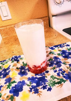 やたら飲みたくなるなるいちごみるく♪-レシピのメイン写真