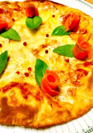 ピザ台使用☆焼かない具のピザ•サーモン♪-レシピのメイン写真