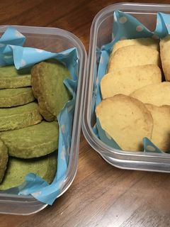 さくさくバタークッキー(プレーンと青汁)-レシピのメイン写真