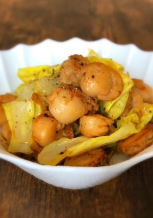 春キャベツとベビーホタテのバター焼き♪-レシピのメイン写真