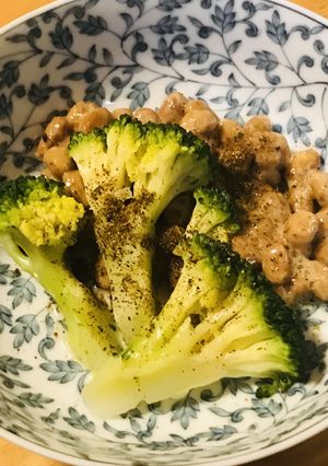 毎日の納豆●ブロッコリー添え-レシピのメイン写真