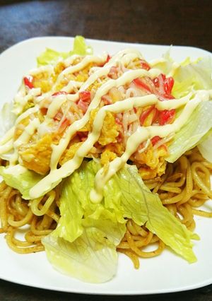 卵、カニカマ、レタスで簡単サラダ焼きそば-レシピのメイン写真