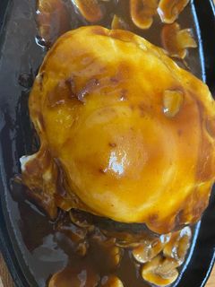 定番♩チーズインハンバーグ目玉焼きのせ-レシピのメイン写真