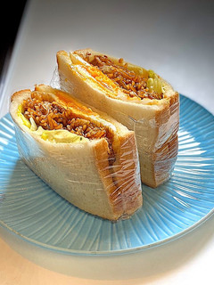 簡単!カップ焼きそばでサンドイッチ-レシピのメイン写真