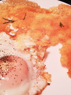 【低糖質】パリパリチーズ目玉焼き-レシピのメイン写真