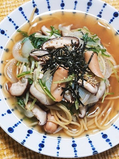 簡単☆新玉ねぎと椎茸のスープパスタ☆-レシピのメイン写真