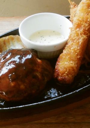 ハンバーグ＆えびフライの鉄板プレート♪-レシピのメイン写真