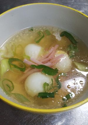 鶏のゆで汁で！うずら卵とハムのスープ-レシピのメイン写真