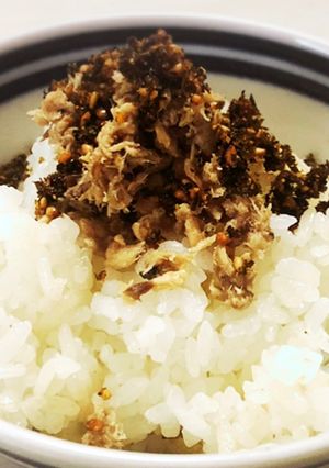 簡単☆塩サバ フレークと生七味乗せご飯！-レシピのメイン写真