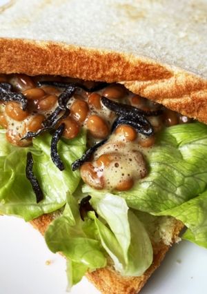 アレンジトースト●塩こぶ納豆レタスサンド-レシピのメイン写真