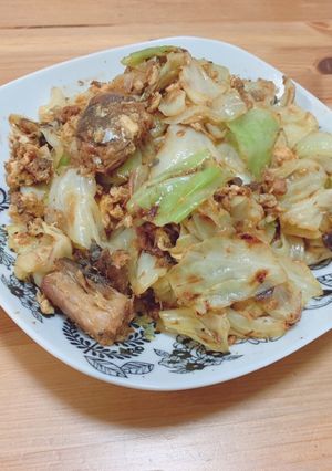 10分で☆さば味噌缶とキャベツと卵炒め-レシピのメイン写真