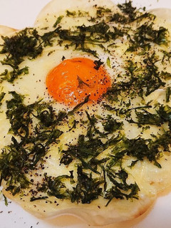 餃子の皮で簡単ピザ♪味噌マヨビスマルク-レシピのメイン写真