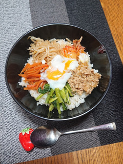 肉味噌ナムル3種とキムチで☆簡単ビビンバ-レシピのメイン写真