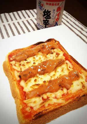 朝食に!包丁要らずの塩辛ピザ風トースト-レシピのメイン写真
