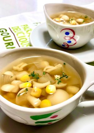 コーン・しめじ・玉ねぎのコンソメスープ-レシピのメイン写真