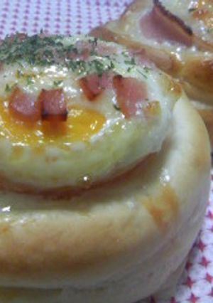 成型惣菜パン　ベーコンエッグマヨパン-レシピのメイン写真
