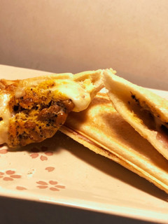 ホットサンドメーカーゆかり納豆ハムチーズ-レシピのメイン写真