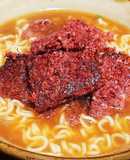 チャルメラ醤油味で作る『コンビーフ拉麺』