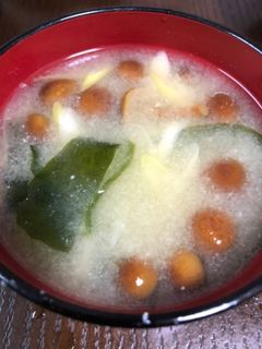 なめことワカメのおみそ汁-レシピのメイン写真