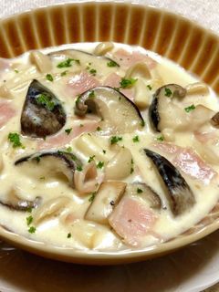 椎茸・しめじ・エリンギとハムのクリーム煮-レシピのメイン写真