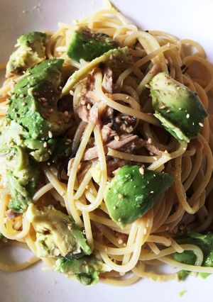 【簡単】塩こんぶ&アボカド和風パスタ-レシピのメイン写真