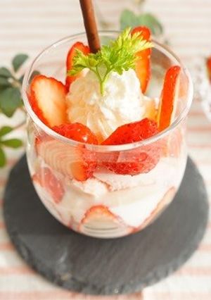 子どもも作れる！旬のいちごのパフェ-レシピのメイン写真