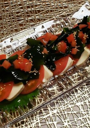 ☆簡単☆トマトと豆腐とわかめのサラダ-レシピのメイン写真