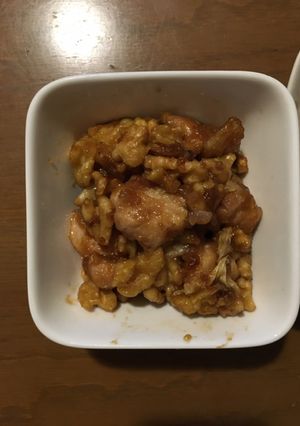 カリカリ！くるみと鶏肉の黒酢風炒め-レシピのメイン写真