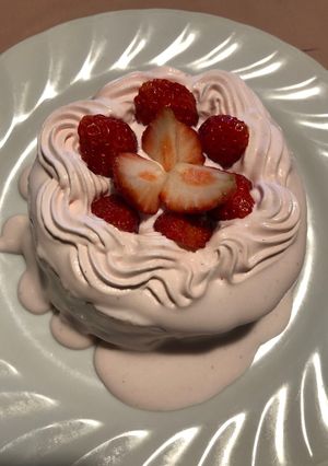 ストロベリースフレパンケーキ-レシピのメイン写真