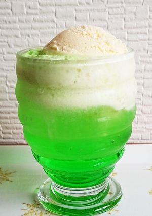 おうちで簡単メロンクリームソーダ-レシピのメイン写真