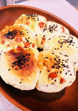 小麦粉で作るチーズごまパン-レシピのメイン写真