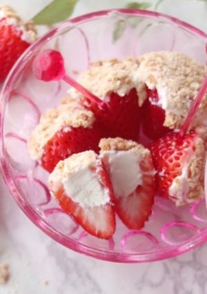 簡単!まるごと苺のひとくちチーズケーキ♡-レシピのメイン写真