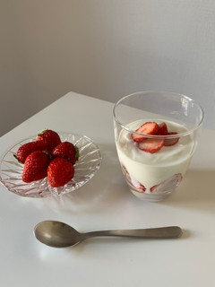 材料3つ!簡単いちごパフェ-レシピのメイン写真