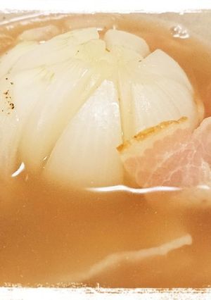 新玉ねぎ丸ごとコンソメスープ-レシピのメイン写真